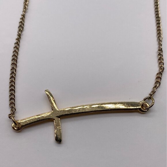 Fashion Leader Unisex Gold Tone Cross Pendant Necklace 16" - Picture 3 of 6